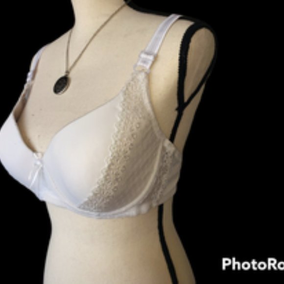 Gay Lace Detail Bra - Picture 3 of 5